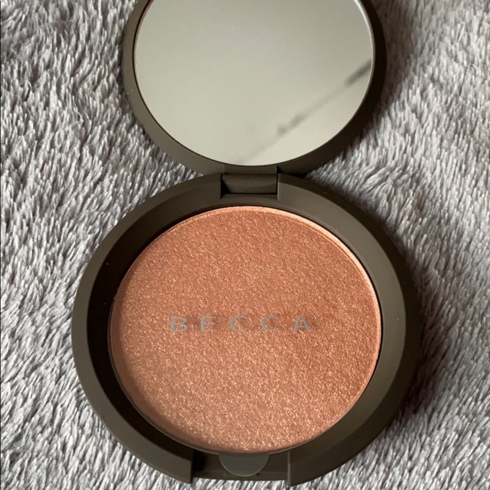 BECCA Shimmering SkinPerfector Pressed Highlighter